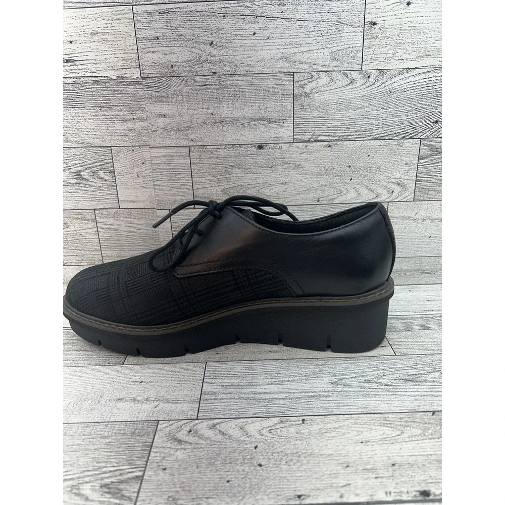 Clarks airabell tye